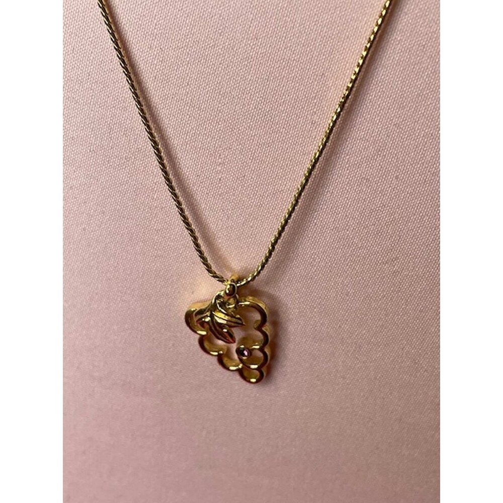 Avon Set of Two Vintage Necklaces Apple & Grape - Picture 9 of 9